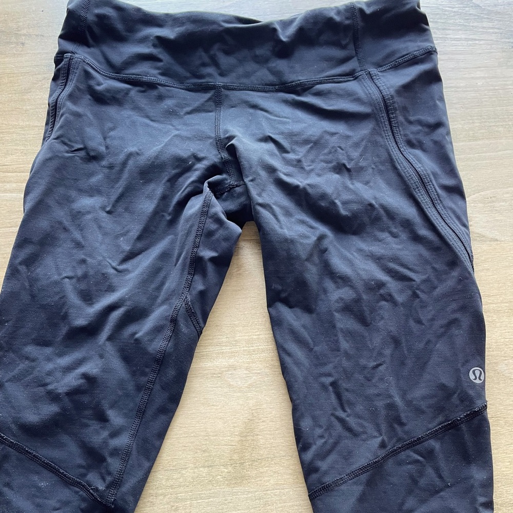 Lululemon Mid length cropped leggings!